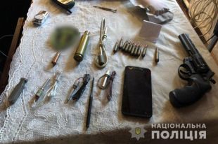 В Харькове задержали военнослужащего, торговавшего оружием