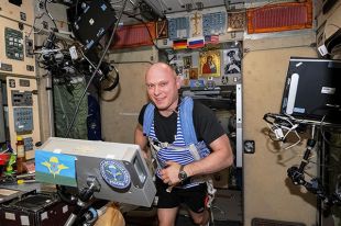 Олег Артемьев.