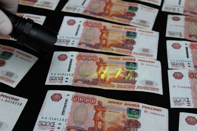 В Оренбуржье экс-сотрудник налоговых органов задержан за взятку в 1 миллион рублей.
