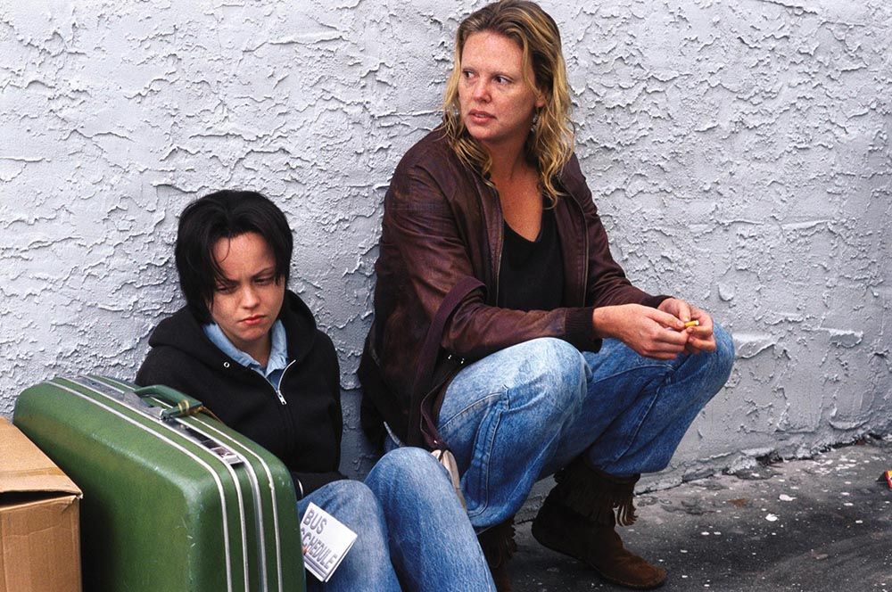 «Монстр» (2003) — серийная убийца Эйлин Уорнос.