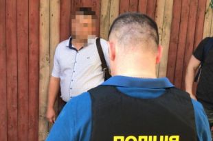 В Ирпене чиновника налоговой службы поймали на взятке в 15 тыс. гривен