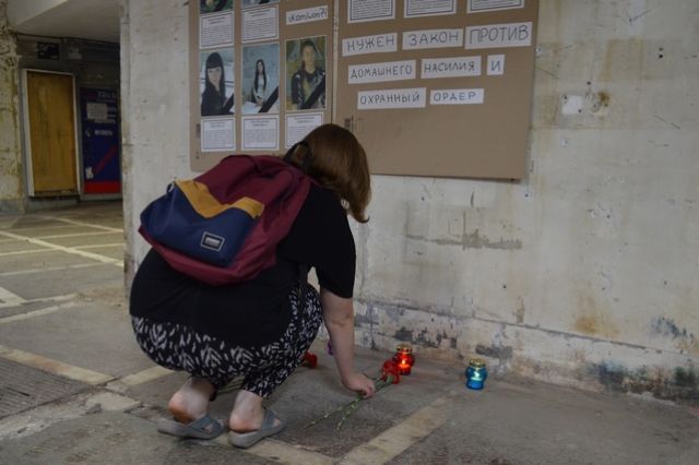 Восемь женщин, убитых мужчинами, попали на стену памяти в Челябинске