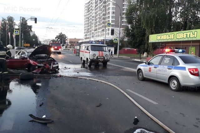 Пассажир сгоревшего в Брянске Alfa Romeo погиб