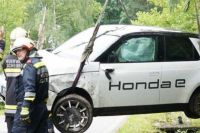 Тест - драйв электромобиля Honda E закончился аварией