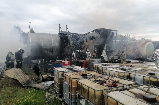 В Нижнем Новгороде потушили пожар на складе с топливом