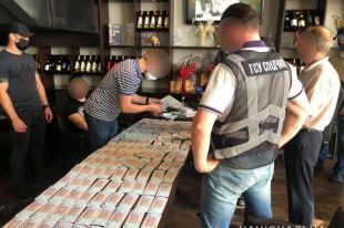 В Киеве на взятке задержали организатора схемы хищения зерна из Госрезерва