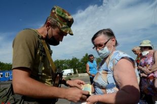 Пытали при ней людей: в ОРДО попытались завербовать переселенку. Иллюстративное фото.