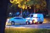 А на этой обсуждаемой в интернете фотографии автомобиль Toyota протаранил полицейский УАЗ. 