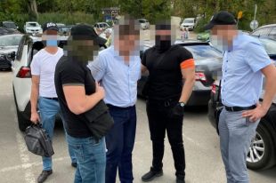 В Киевской области следователя полиции задержали на взятке в 5 тыс. долларов