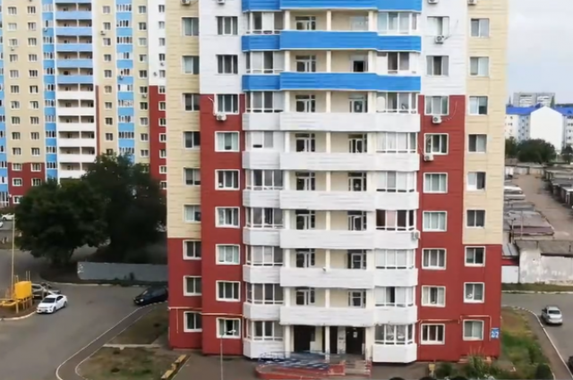 Оренбуржцам из новой многоэтажки выставили счет за капремонт на 24 тысячи рублей.