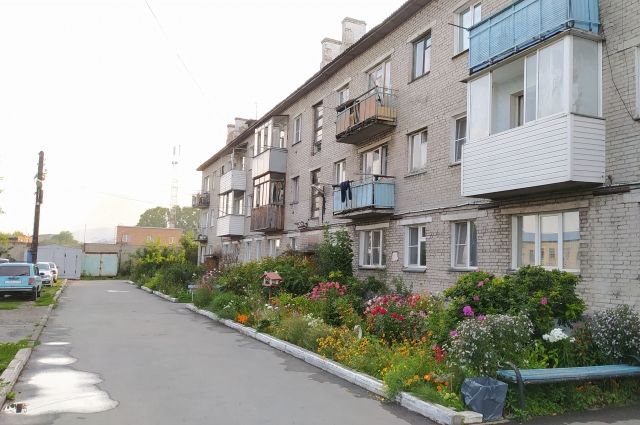 Мэра Новосибирска пригласили пожить в доме, который заливает фекалиями