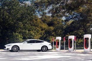 Новый автомобиль Tesla разработают китайцы