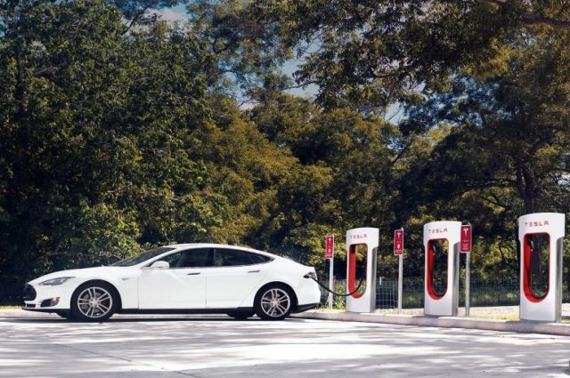 Новый автомобиль Tesla разработают китайцы