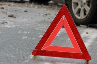 В Одессе таксист на большой скорости влетел под грузовик