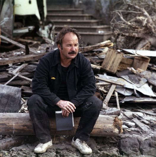 Продюсер и актер Николай Губенко на съемках своего фильма «Запретная зона». 1988.