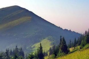 Туристка на горе Сколевских Бескидах -Парашки травмировала ногу