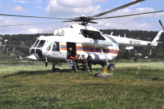 Вертолёт МЧС России привлекли к поиску мужчины в Катангском районе