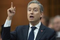 Канада призывает Беларусь провести новые президентские выборы