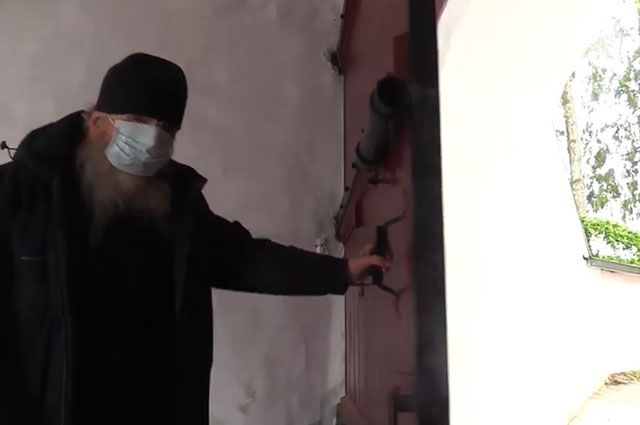 Четырнадцать монахов Псково-Печерского монастыря заболели коронавирусом