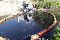 На берегу реки Сакмары обнаружили незаконную нефтеустановку, законсервированную недавно.