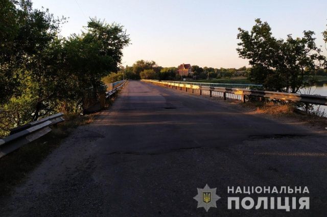 В Днепропетровской области мужчина угрожал подорвать мост