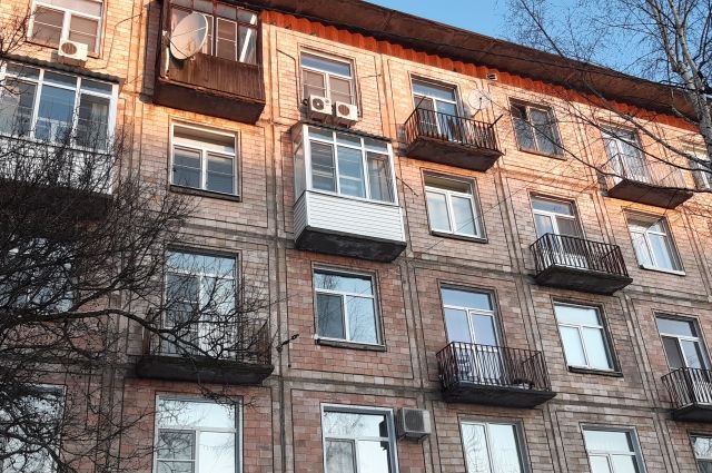Застекленные балконы в Петербурге придется демонтировать