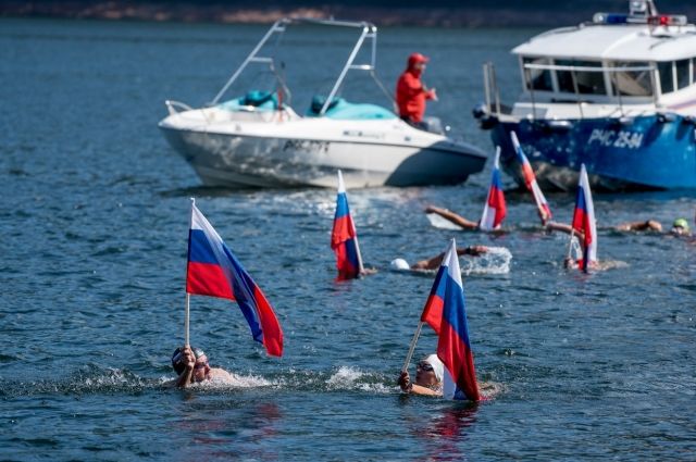 Планируется, что финишируют спортсмены в заливе Шумиха в День государственного флага Российской Федерации, 22 августа, в 12.00.