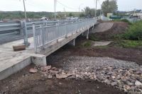 По плану мост должны отремонтировать к концу октября.