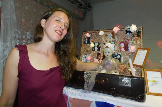 Режиссёр театра «Три апельсина» Татьяна Панаиоти превратила презентацию нового кукольного образа в мистическую постановку.