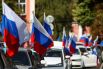 Участники автопробега в честь Дня государственного флага России в Краснодаре.