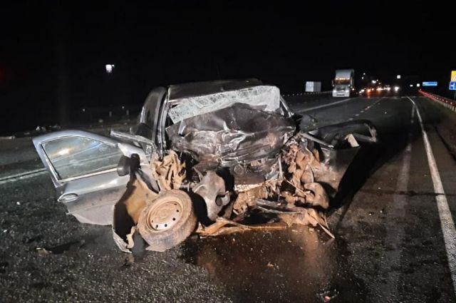 В Удмуртии в ДТП на трассе погибли водитель и 9-летний пассажир автомобиля