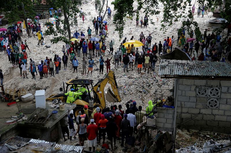 Район Порт-о-Пренса, пострадавший от тропического шторма «Лаура», Гаити.
