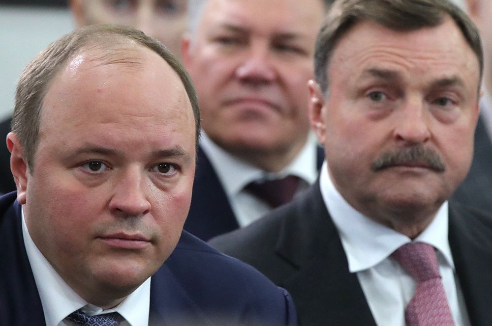 На втором месте оказалась семья Гурьевых, владеющая «Фосагро». Их состояние составляет 5,1 млрд долларов.