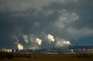 Лидером по показателям выбросов в атмосферу стал Красноярский край, где много металлургических предприятий. Общее количество выбросов в 2019 году составило 5055 тысяч тонн. 