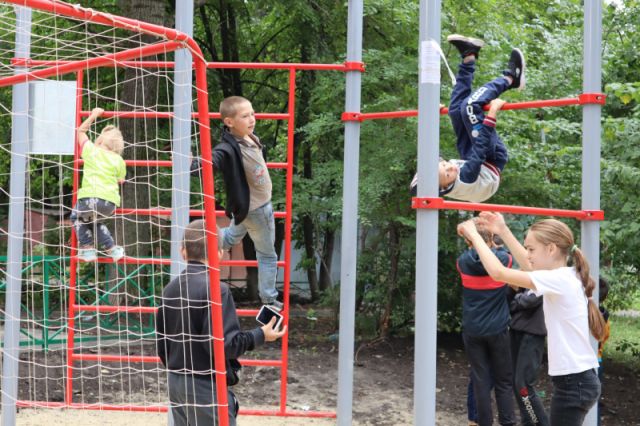 Допрыгались! Новые спортплощадки во дворах Ульяновска оказались опасными