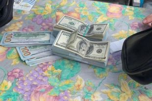В Киеве сотрудника ГСЧС с сообщниками поймали на взятке в 70 тыс. долларов