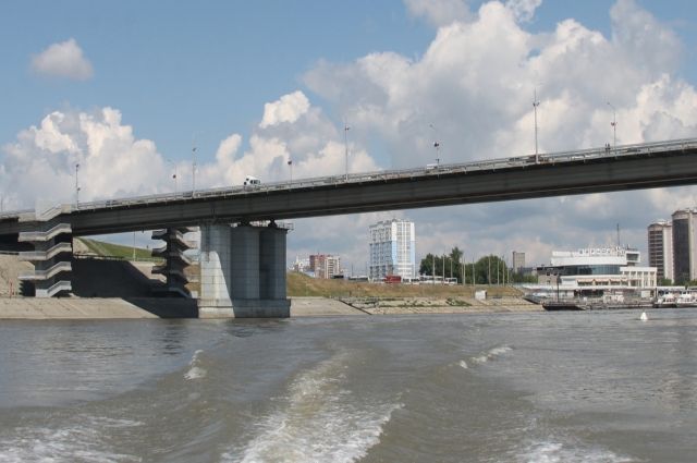 Река Обь в Новосибирской области обмелела