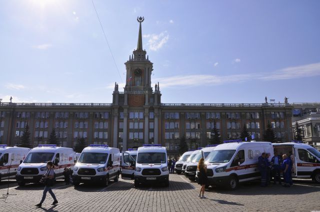 В центр Екатеринбурга приехали 30 новых автомобилей скорой помощи