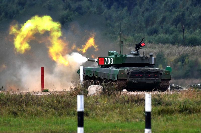 Танк Type 99 (ZTZ-99) команды армии Китая.