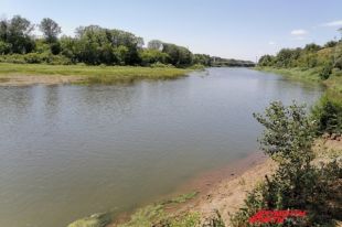 В Орске спасатели извлекли из Урала тело мужчины.