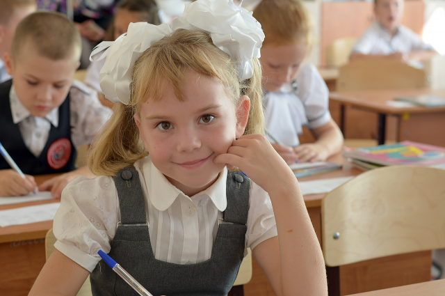 В Тюменской области более 223 тысяч учеников 1 сентября пошли в школу