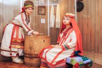 Одежда, созданная на основе костюмов, которые татарстанская мордва носила более 100 лет назад. 