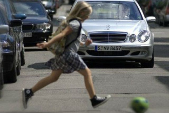 В Суворове сотрудники ГИБДД напомнили детям о правилах дорожного движения