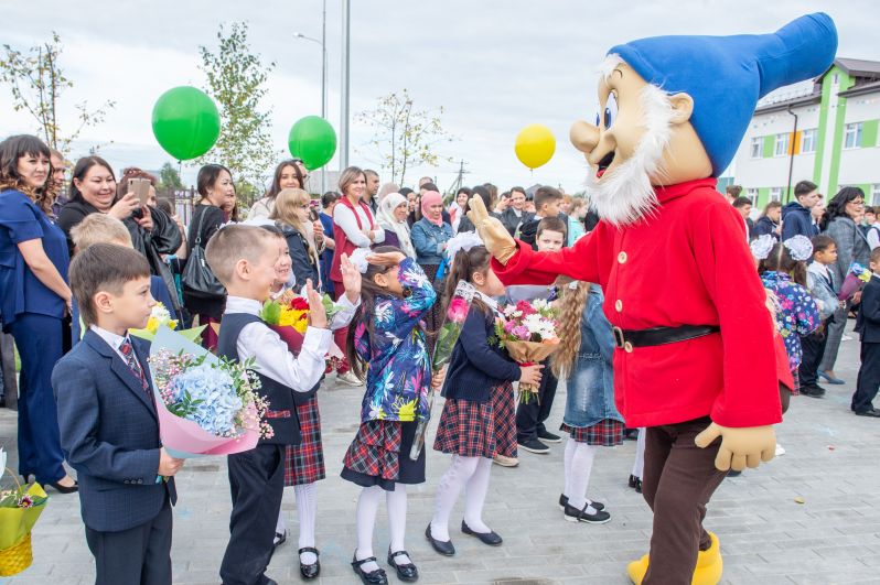 Открытие новой школы №52 в микрорайоне Казарово.