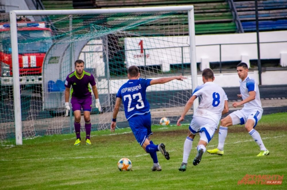 На 56 минуте матча счёт открыл Сергей Нарылков из ФК «Новосибирск».