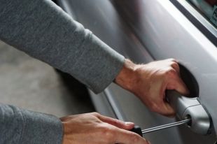 В Оренбурге будут судить двух парней, угонявших автомобили по всему городу.