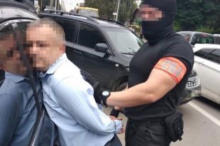 В Тернополе начальника управления ГФС поймали на взятке 37 тыс. долларов
