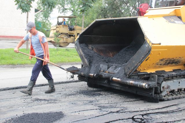 Дорожники приступили к ремонту дороги Новоржев — Кудеверь