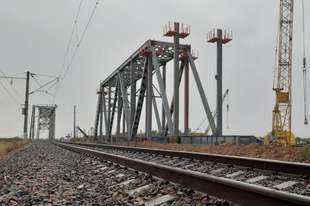Строительство ж/д-моста в Светлоярском районе завершится в 2021 году