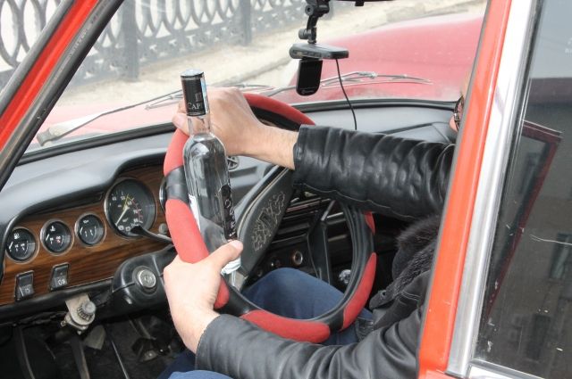 Житель Грачевского района управлял автомобилем в состоянии алкогольного опьянения не в первый раз. 